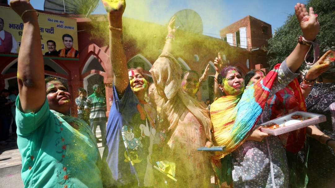 Holi 2024: Holi celebration in Jammu Youth  play with colours during Holi celebrations