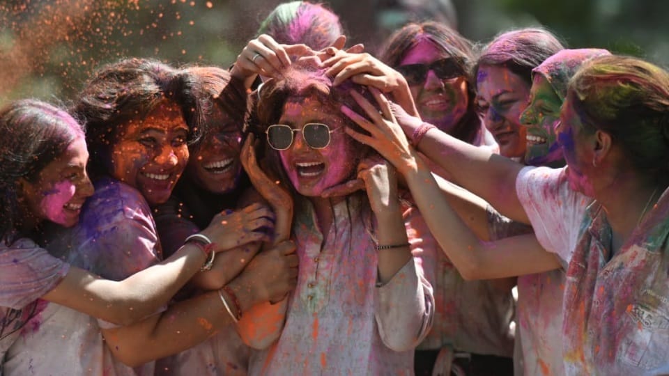 holi celebrated in Chandigarh mohali