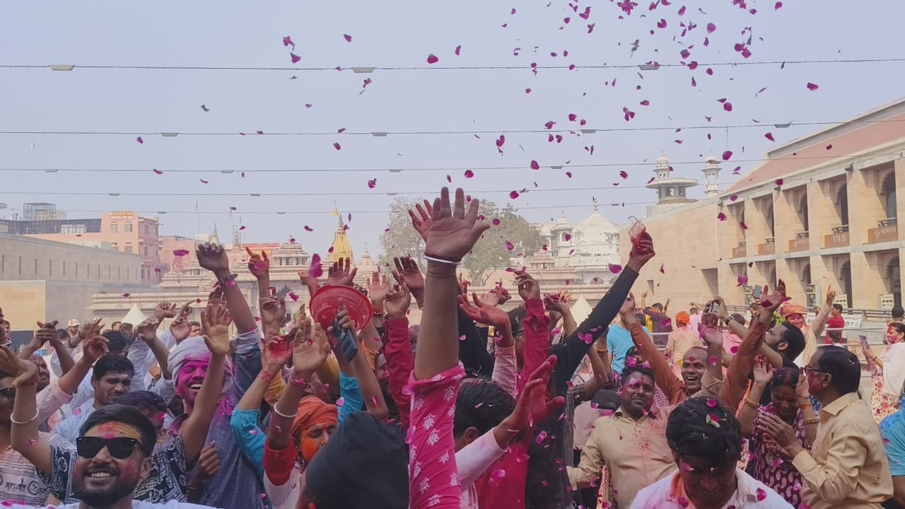 Holi 2024 celebration on kashi ghats in varanasi