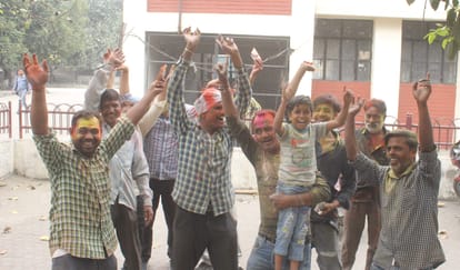 Holi 2024:सात जोन और 13 सेक्टर में बांटा शहर, जिले में चप्पे-चप्पे पर मुरादाबाद पुलिस तैनात, जमकर उड़ रहा गुलाल Holi 2024: City divided into seven zones and 13 sectors, Moradabad police deployed at every nook and corner of