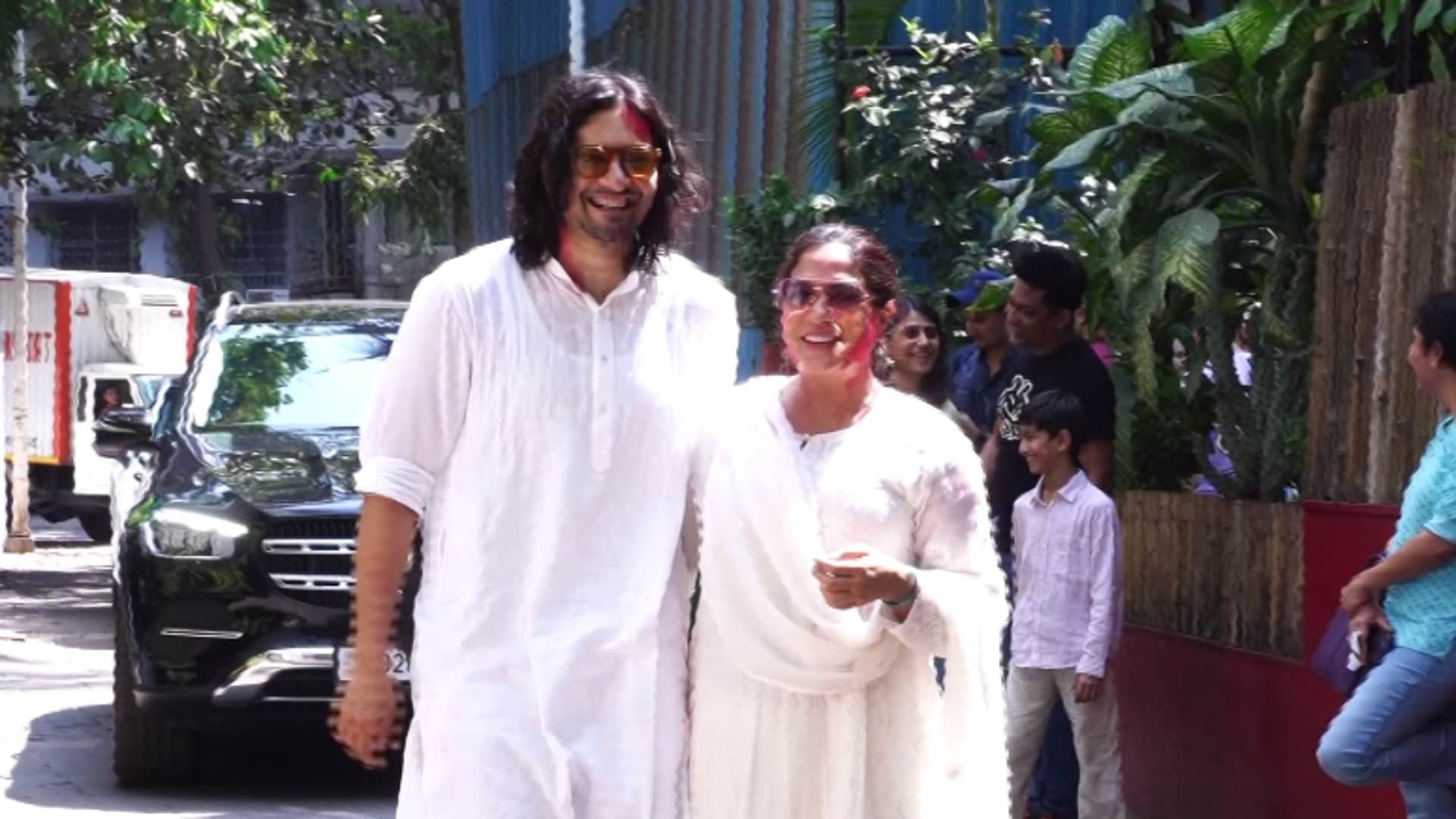 Javed Akhtar Shabana Azmi holi Party Farhan Akhtar Dia Mirza nina gupta reached to celebrate festival