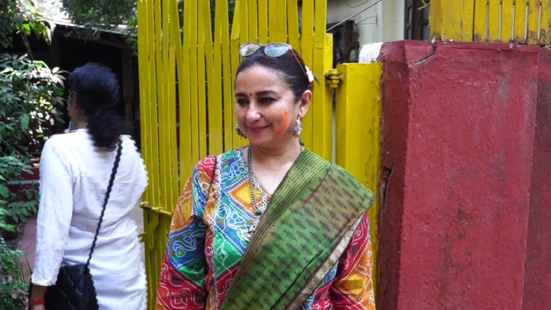 Javed Akhtar Shabana Azmi holi Party Farhan Akhtar Dia Mirza nina gupta reached to celebrate festival