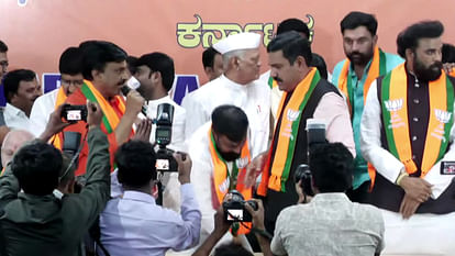 Karnataka: Kalyana Rajya Pragathi Paksha leader G Janardhana Reddy merges his party with BJP