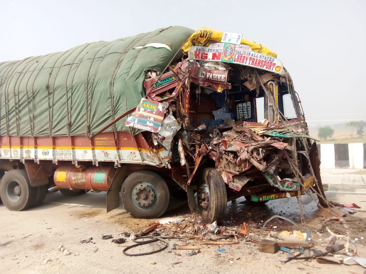 Mau accident after uncontrollable truck collides with trailer one man died