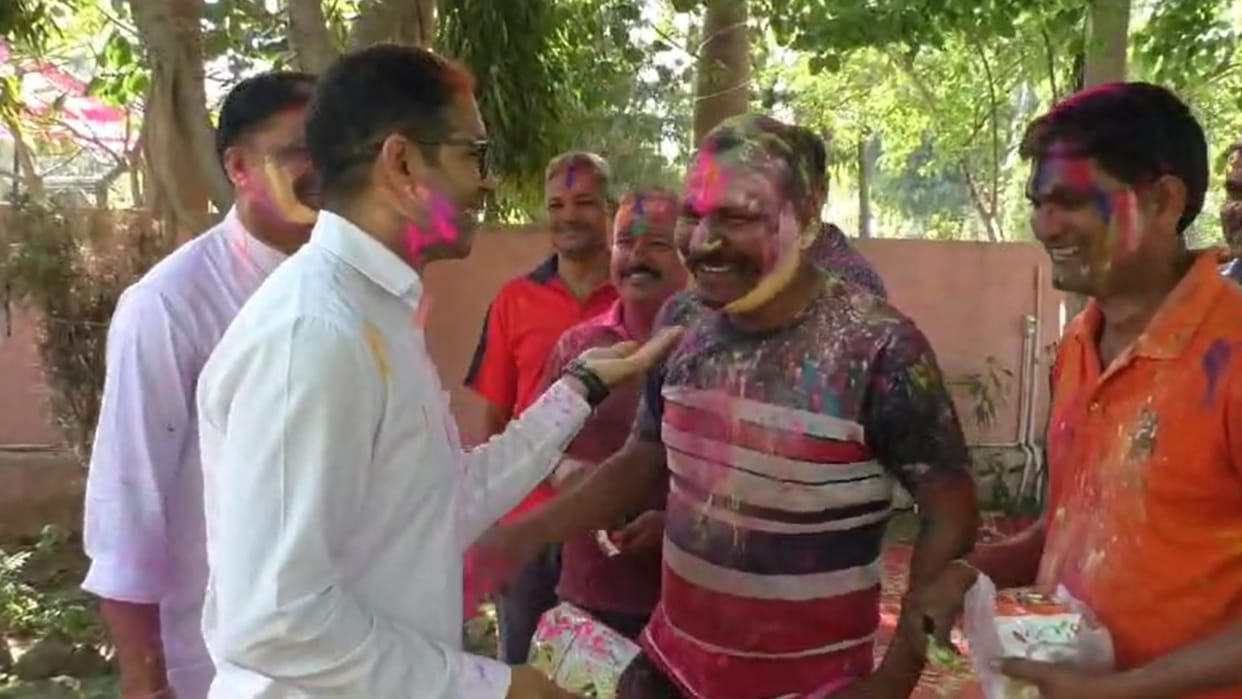Holi celebrated with pomp in Bharatpur