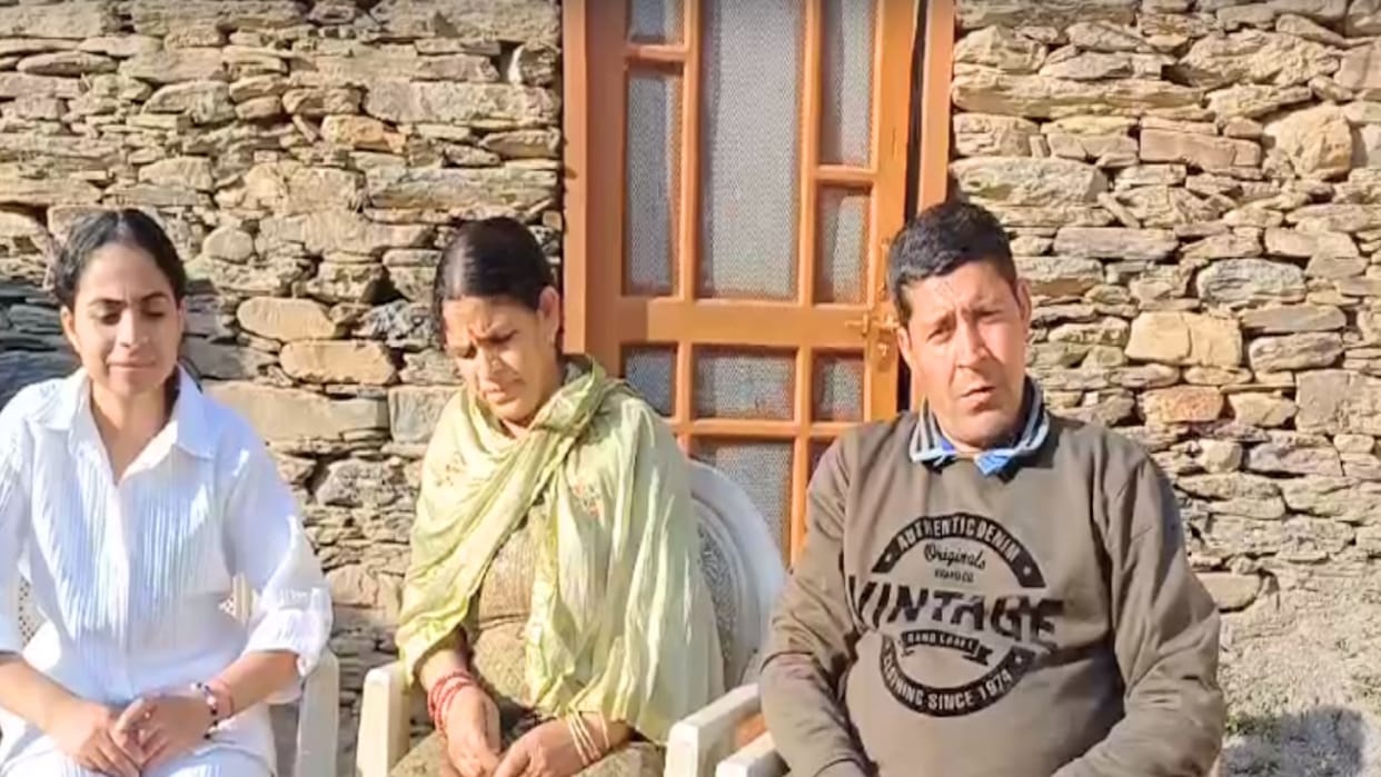 Mid day meal worker's daughter became a bank officer, this is how she achieved her position