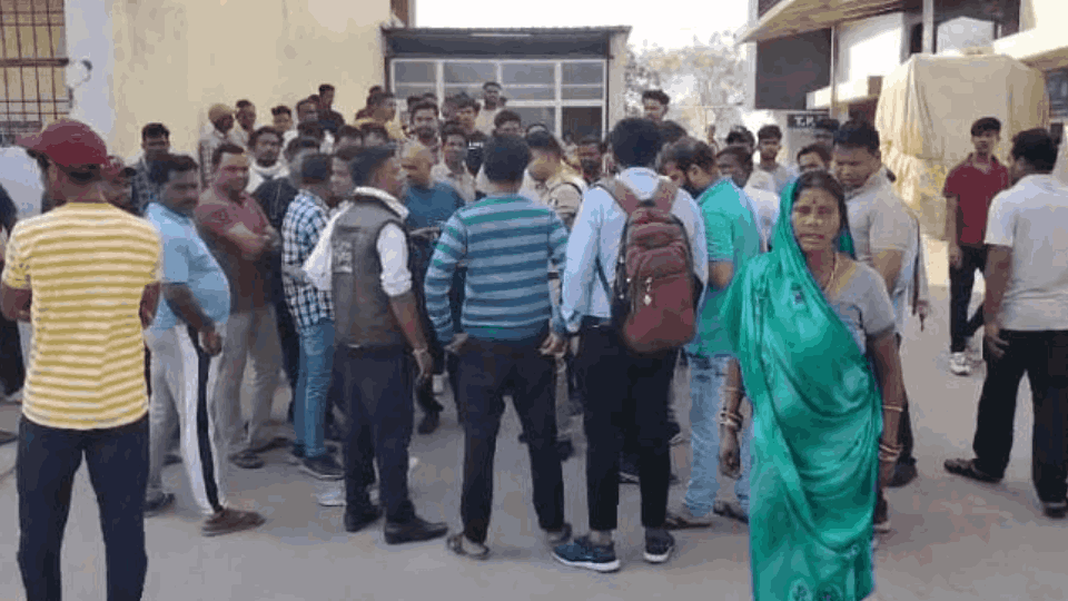 Vandalism and uproar in NKH Hospital Korba after patient death