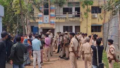 Bihar: मधेपुरा मंडल कारा में बंद विचाराधीन कैदी की मौत, परिजनों ने हत्या का लगाया आरोप Bihar News: Death of an undertrial prisoner in Madhepura Mandal Jail, family members accused of murder