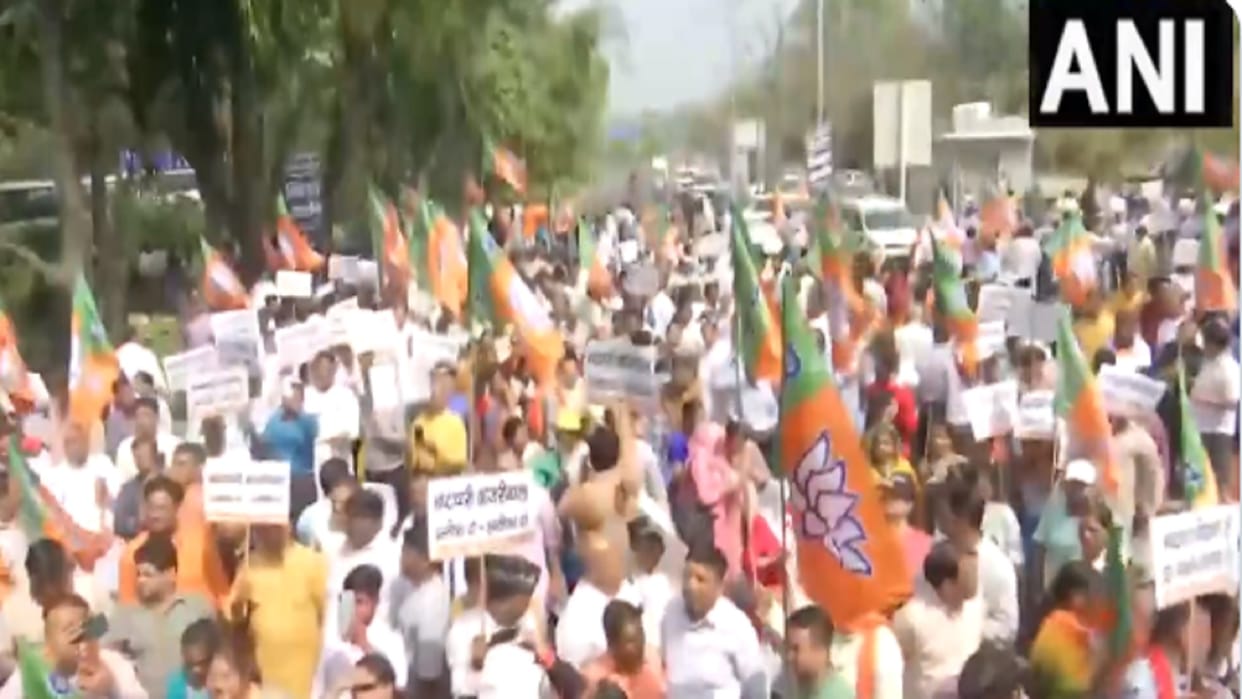 BJP protest demanding resignation of Arvind Kejriwal from the post of Chief Minister