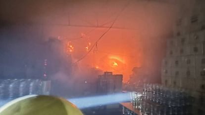 loss of 15 lakh due to fire in warehouse of glass factory in Firozabad