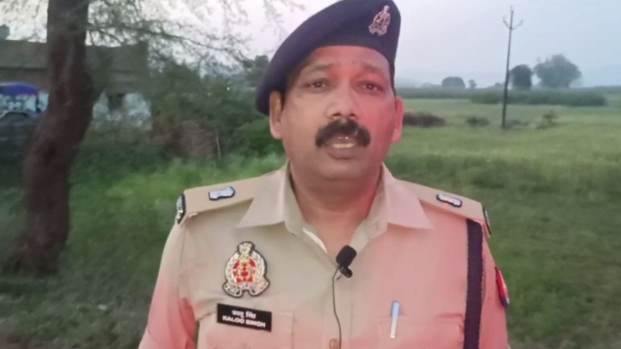 Dead body of married woman found in field suspicion of murder in sonbhadra