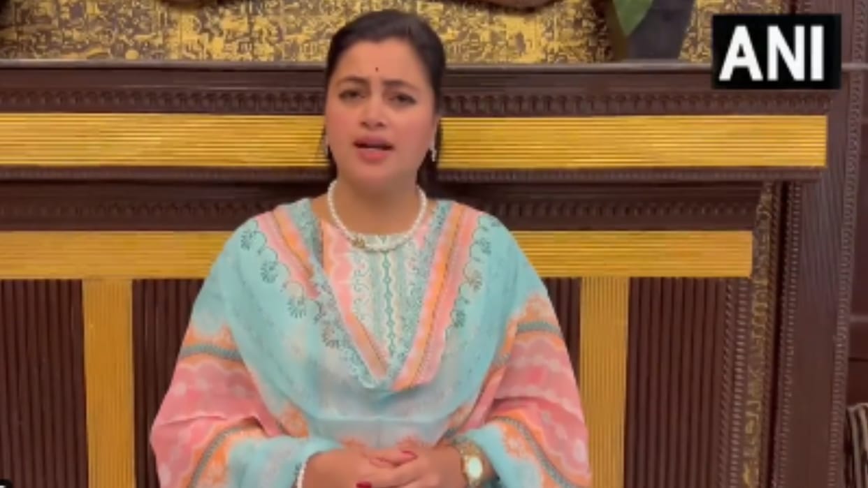supriya shrinate comment on kangana ranaut amravati mp navneet rana reacts news in hindi