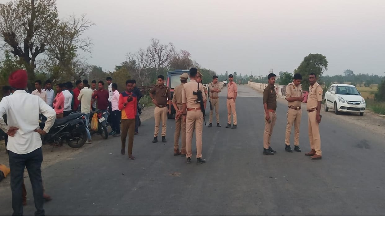 Two people died due to bikes crashed in Shahjahanpur