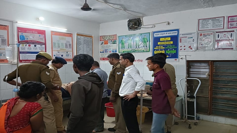 Two youths riding a bike died after colliding with a divider in Gorakhpur