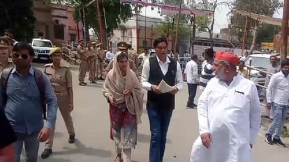 SP candidate Iqra Hasan and Imran Masood came to file their nominations in West UP