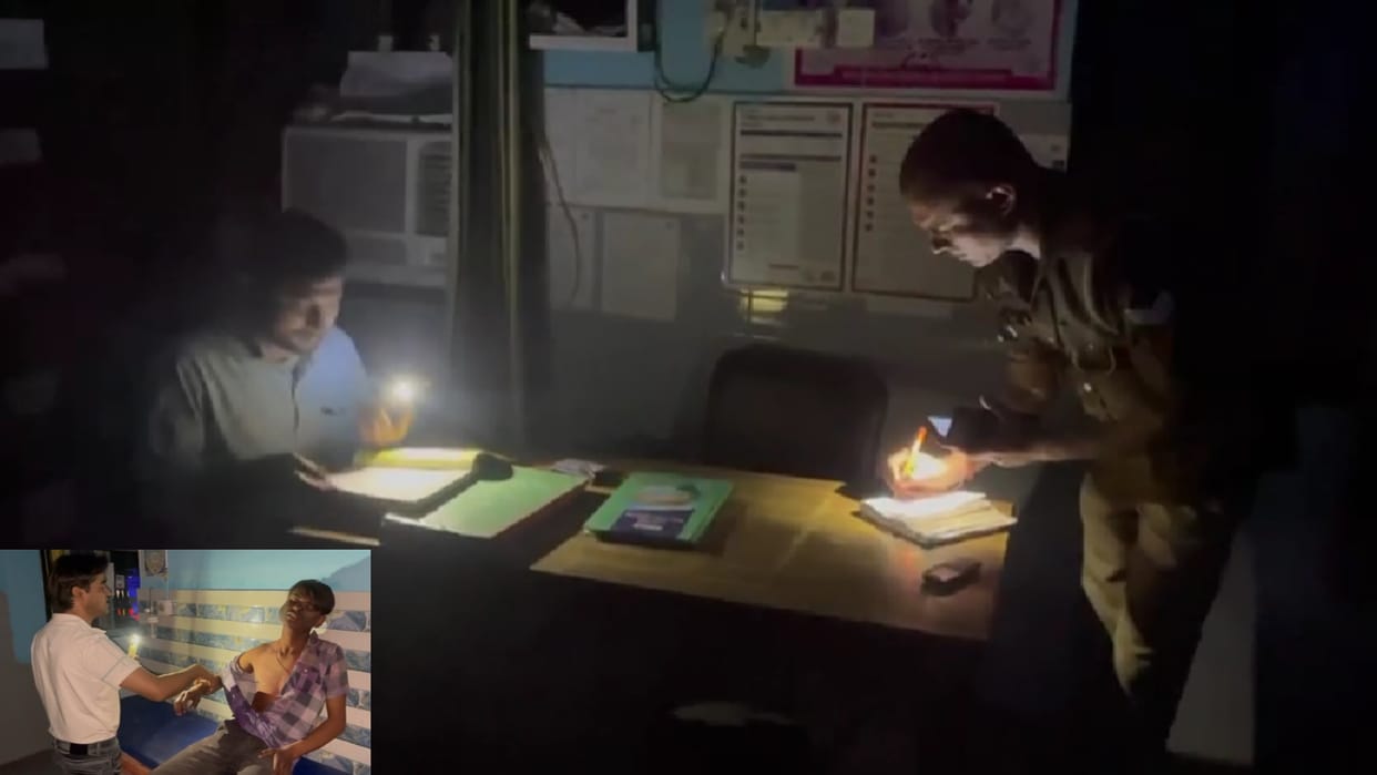 Doctors are forced to treat patients with mobile torch in CHC in Shamli
