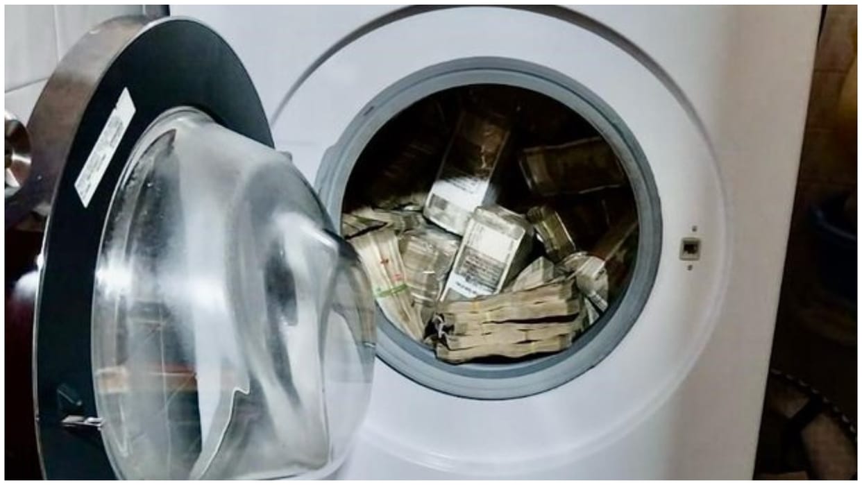 EnForcement Directorate Raids At FIve Cities Recover 2 Crore 5 Lakh From Washing machine
