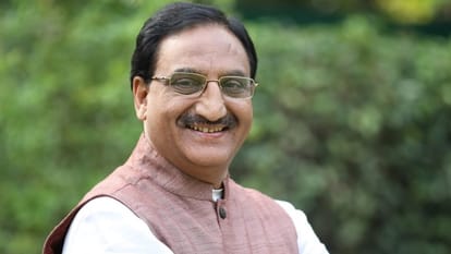 पूर्व केंद्रीय मंत्री डॉ रमेश पोखरियाल निशंक