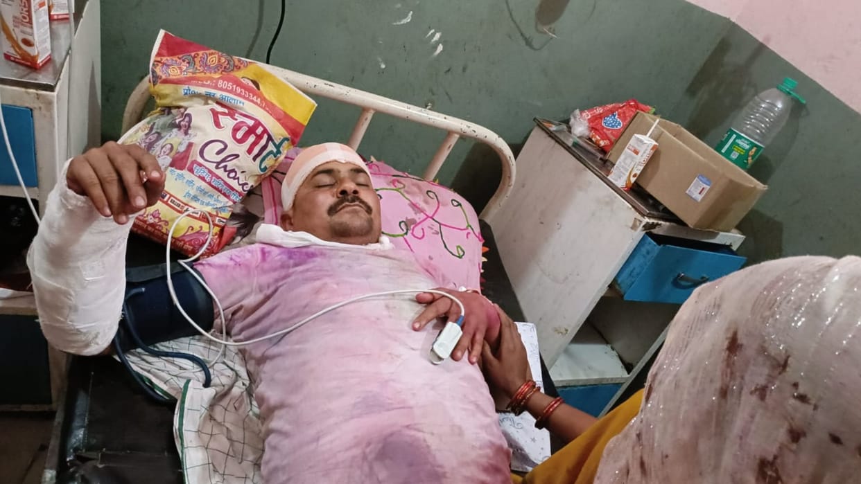 Miscreants beat up a young man who came home on Holi