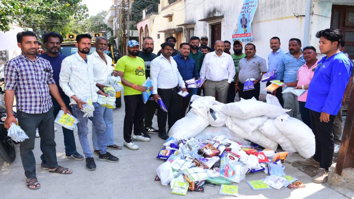 Ujjain News Municipal Corporation found stock of non-standard polythene more than 10 quintals seized