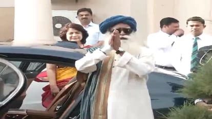 Sadhguru Health Update: ब्रेन सर्जरी के बाद सद्गुरु जग्गी वासुदेव की सेहत में सुधार, अस्पताल से हुए डिस्चार्ज Sadhguru Health Update Sadhguru Jaggi Vasudev health improves after brain surgery discharged from hospital