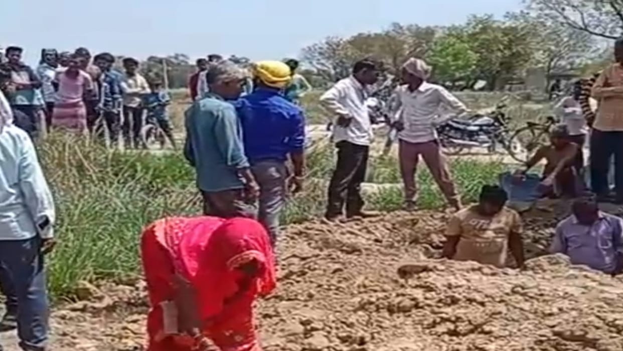 5 hours over burial of dead body in Phulpur, measurement took place amidst heavy force