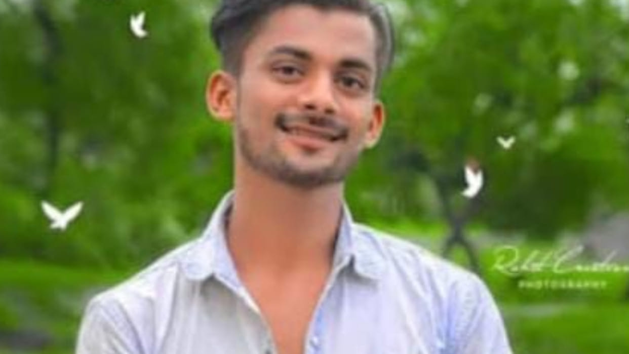 In Deoria, a speeding car hit a bike from behind. One youth riding a bike died, another injured