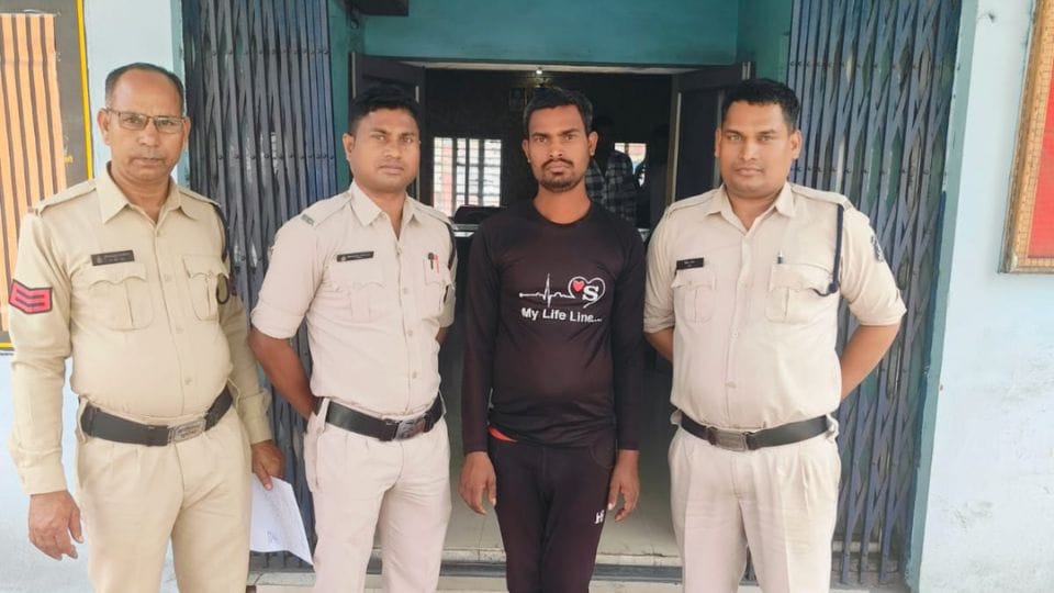 Police arrested son accused of killing his father in Korba