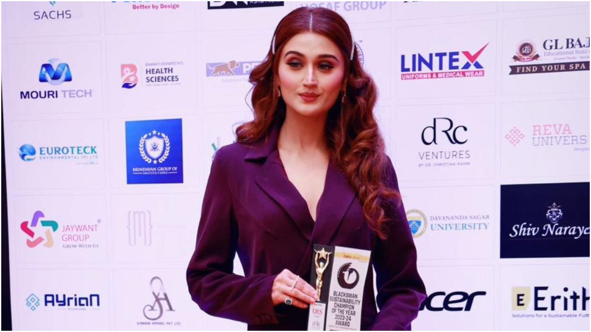 Aarushi Nishank Got Black Swan Sustainability Champion of the year award actress shares post