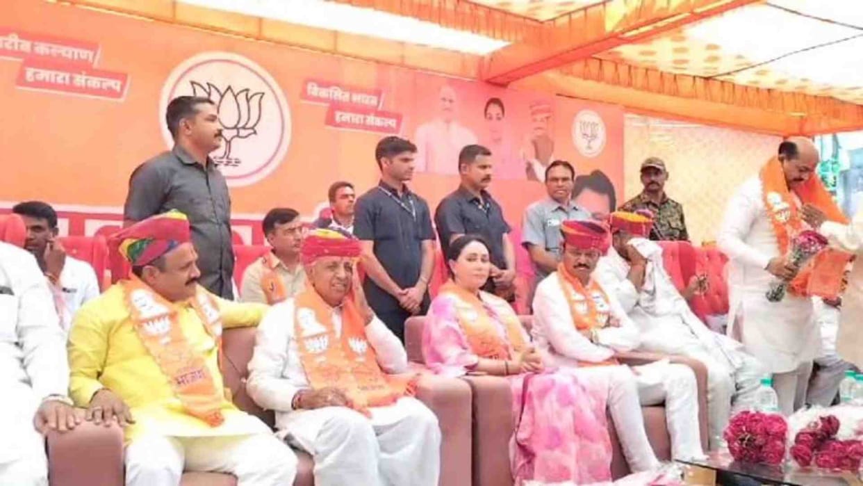 Ajmer News: Deputy CM Diya Kumari and Prem Chand Bairwa reached Ajmer for office puja.