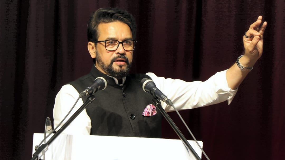 Anurag Thakur cornered Kejriwal on liquor scam and said this on Congress manifesto