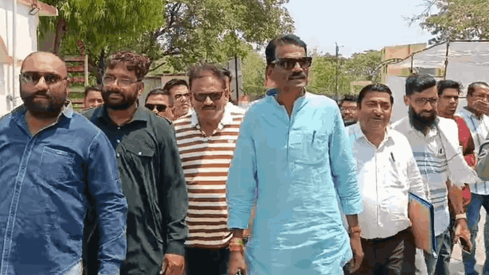 Lok Sabha Election 2024 Second phase nomination process Congress candidate Biresh Thakur bought the form