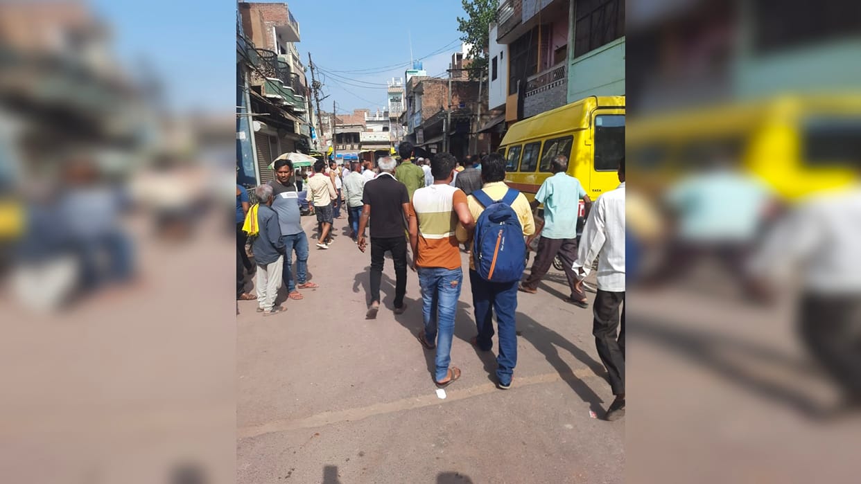 Drunk school vehicle driver hits vegetable cart, three people injured