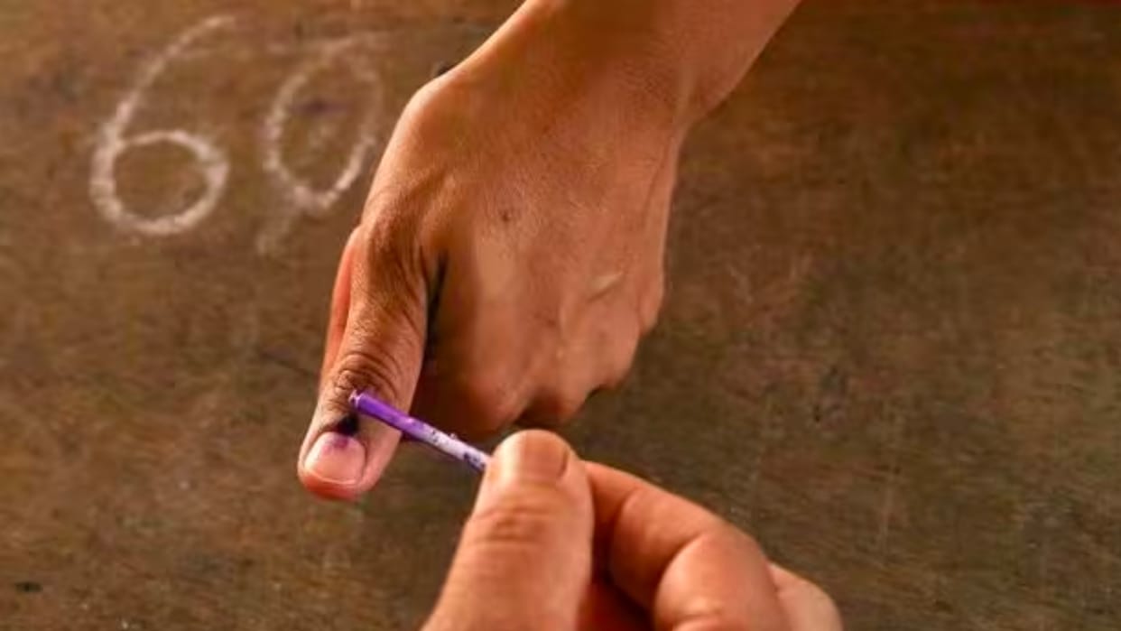 The voters of the city never passed the first division in voting, 60 percent votes were cast only once in Phul