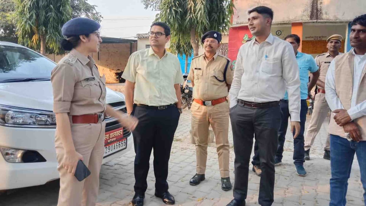 Dausa News: DEO and SP inspected sensitive polling stations of Mahwa