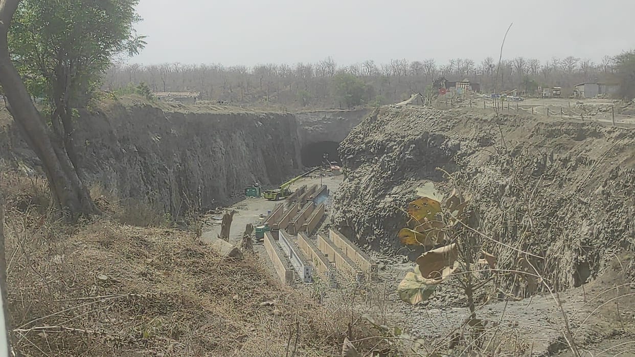 Indore: The journey from Indore to Khandwa is easy, the road was made through tunnels by cutting the mountains