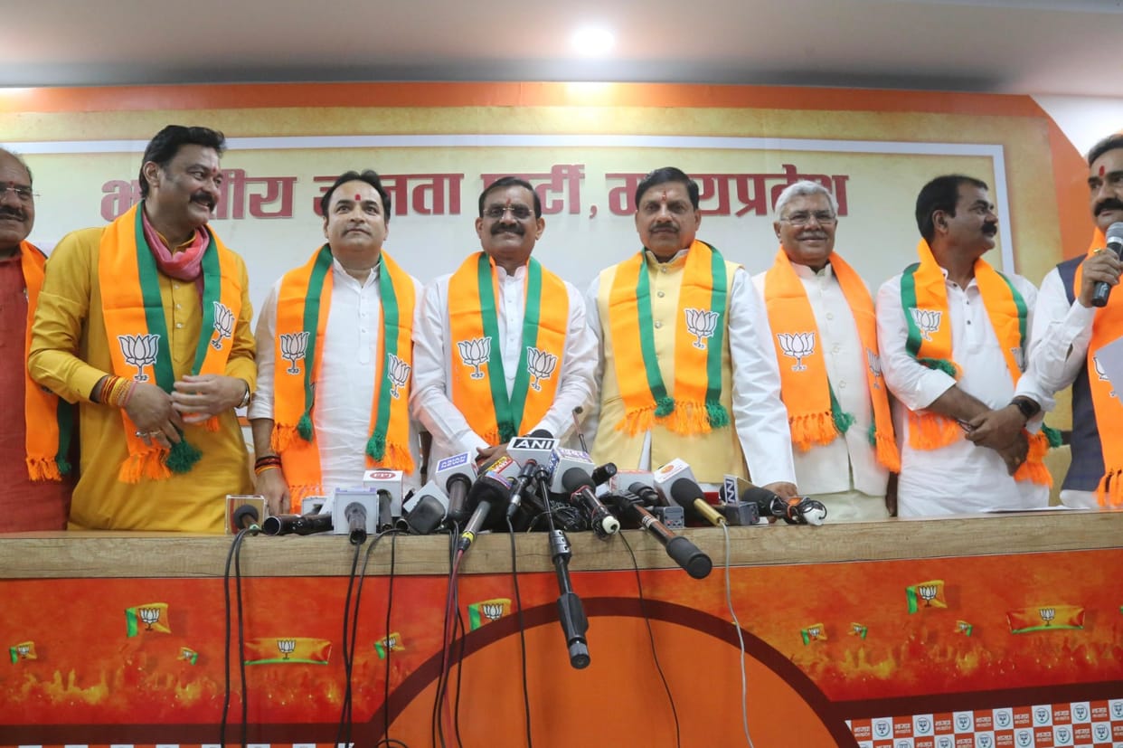 MP News: 32 leaders including former MP and two former MLAs from Congress took membership of BJP, CM welcomed