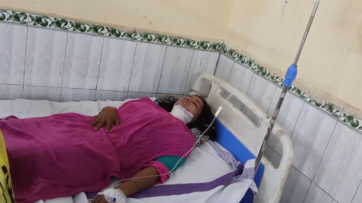 Woman attacked with knife on neck over old dispute