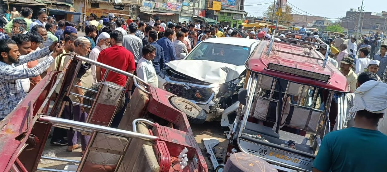 Two people died and 14 injured in truck accident in Shamli district