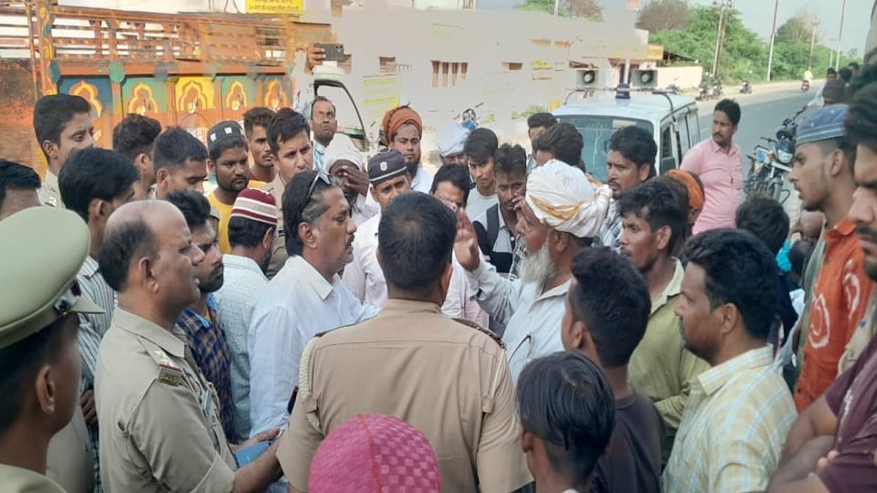 Tempo driver injured in beating dies
