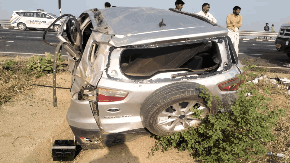 Road Accident Four of the same family killed three injured on Delhi-Mumbai Expressway