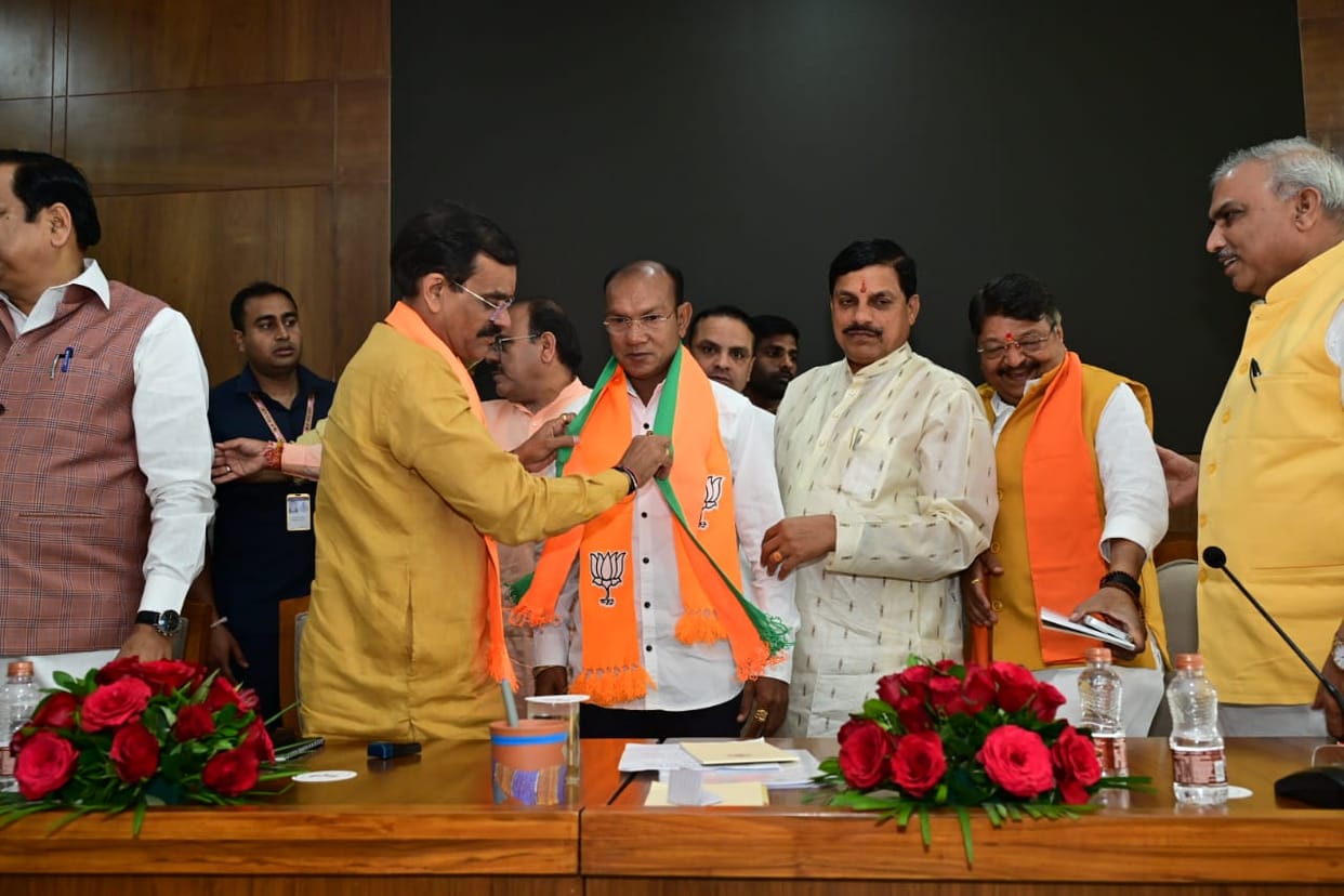 MP News: Big dent in Kamal Nath's stronghold, MLA Kamlesh Shah from Amarwada seat of Chhindwara may join BJP.