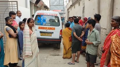 Bihar News: चारदीवारी का पिलर और गेट गिरने से एक महिला की दबकर मौत, परिजनों का रो-रो कर बुरा हाल Begusarai News: A woman was crushed to death due to fall of boundary wall pillar and gate