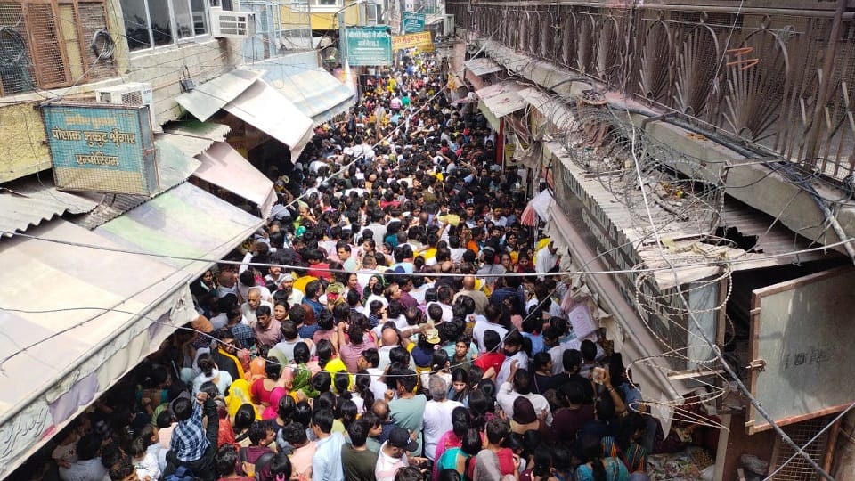 Long Queue Of Devotees For Darshan Of Thakur Banke Bihari In Vrindavan