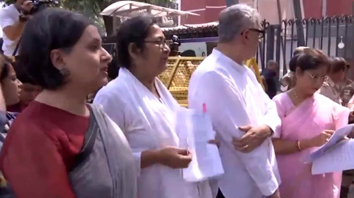 TMC leaders at the Election Commission office know the details News and update