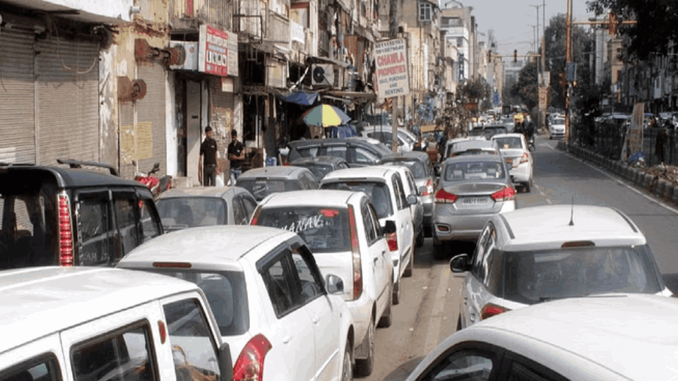 80 lakh vehicles registered and parking only for 1.25 lakh in delhi