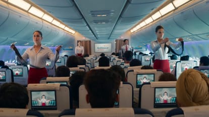 Crew 2024 movie Review by Pankaj Shukla Tabu Kareena Kriti Sanon Kapil Sharma Diljit Dosanjh Anil Kapoor