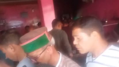 Fire in restaurant on Chamba Block Road Kitchen workers burnt Uttarakhand News in hindi