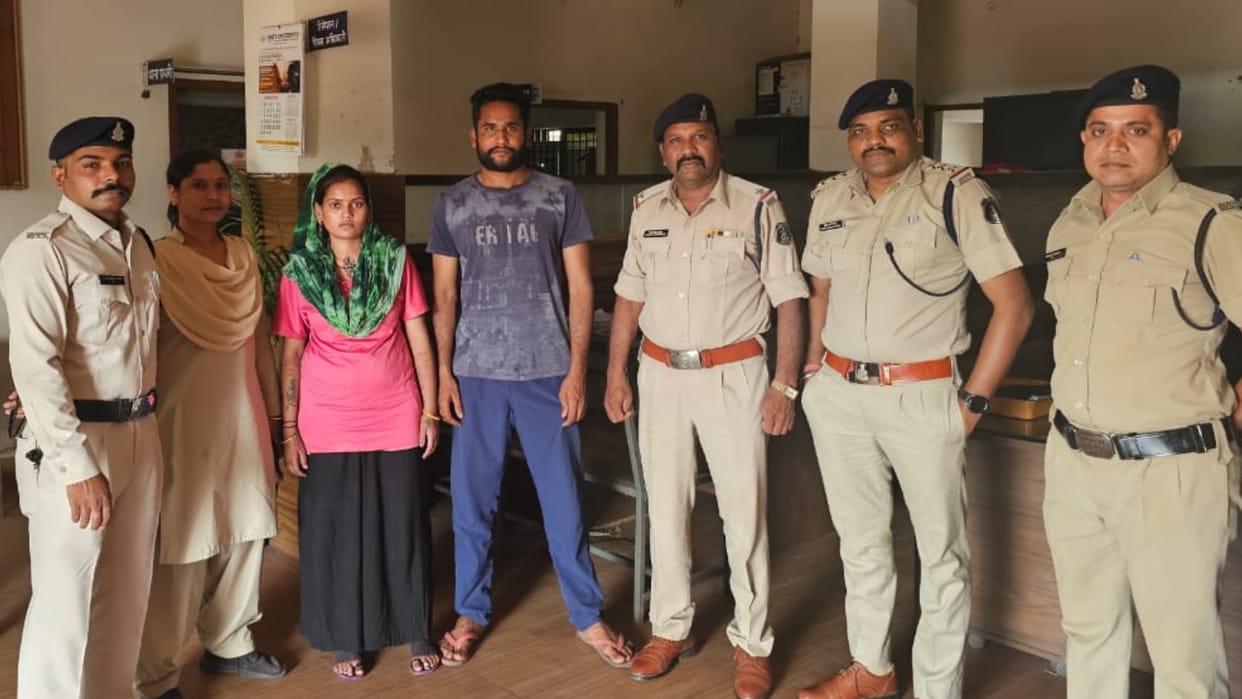 CG Crime: Drug dealer Lady Don arrested; She used to release dogs at police, husband-wife arrested