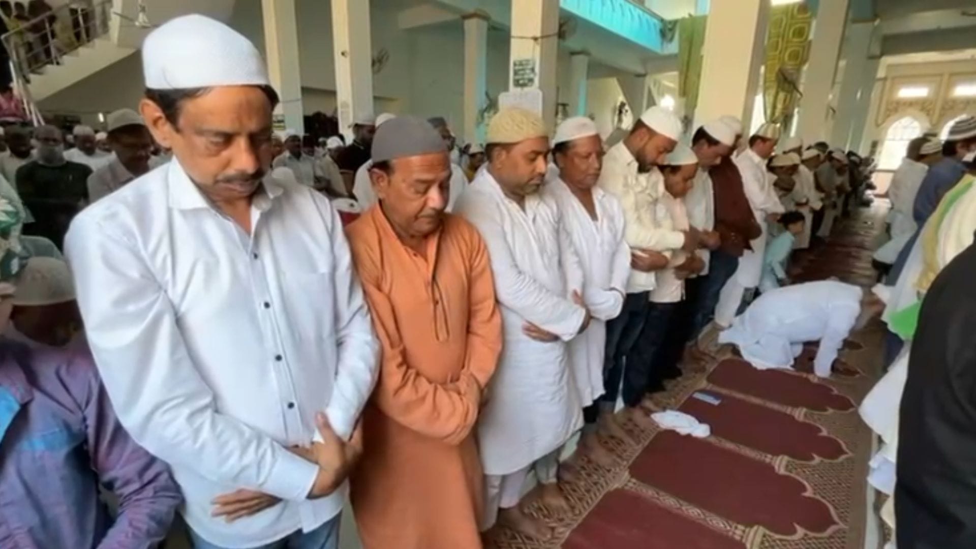 Mukhtar Ansari death juma ki namaz done in Gyanvapi and other mosques of varanasi